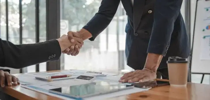 Czy z wyrokiem można pracować w urzędzie? Sprawdź, co musisz wiedzieć