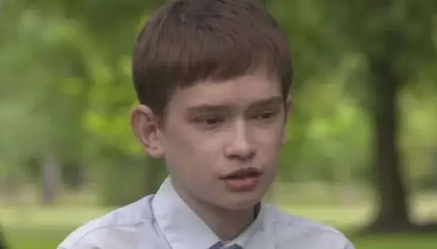 Dorosły wyglądający jak dziecko: wyzwania i osobiste historie