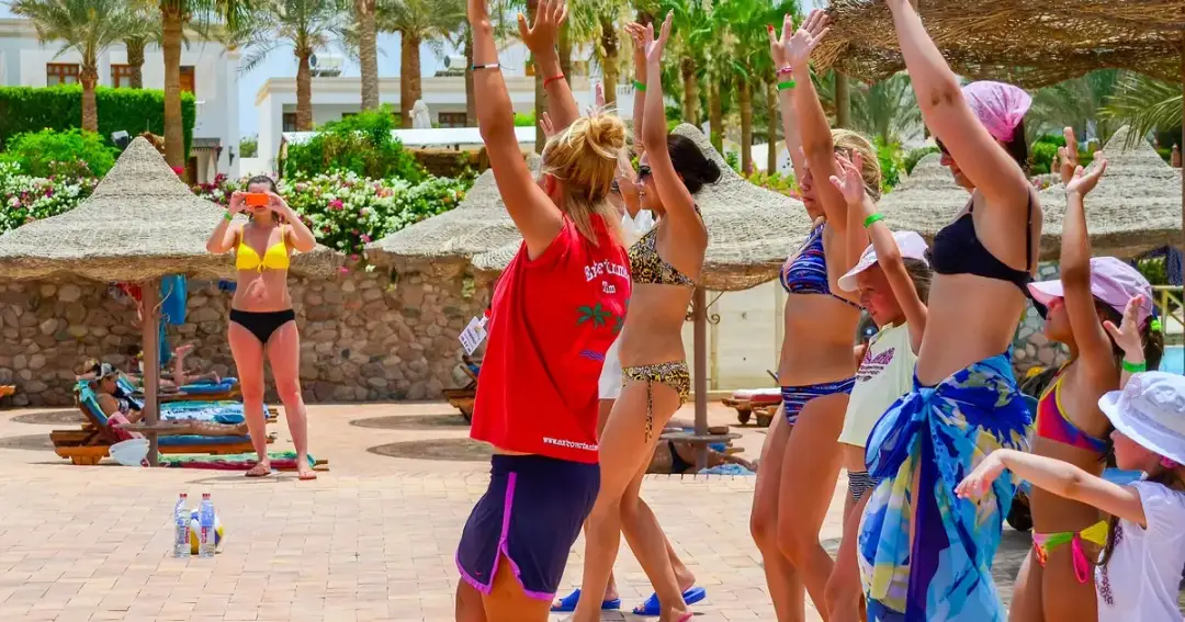 Ile zarabia animator w hotelu? Fakty, które musisz znać