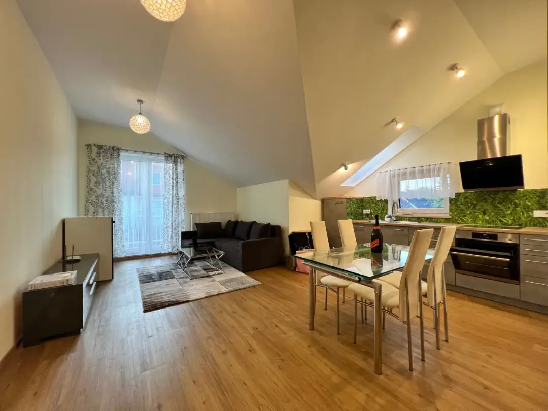 Wynajem mieszkania na wsi: Ile kosztuje życie poza miastem?