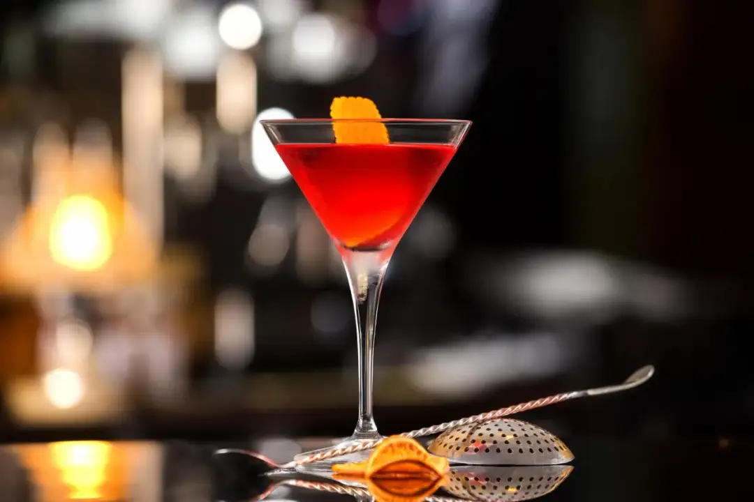 Przepis na drink Manhattan – klasyczny koktajl, który musisz spróbować