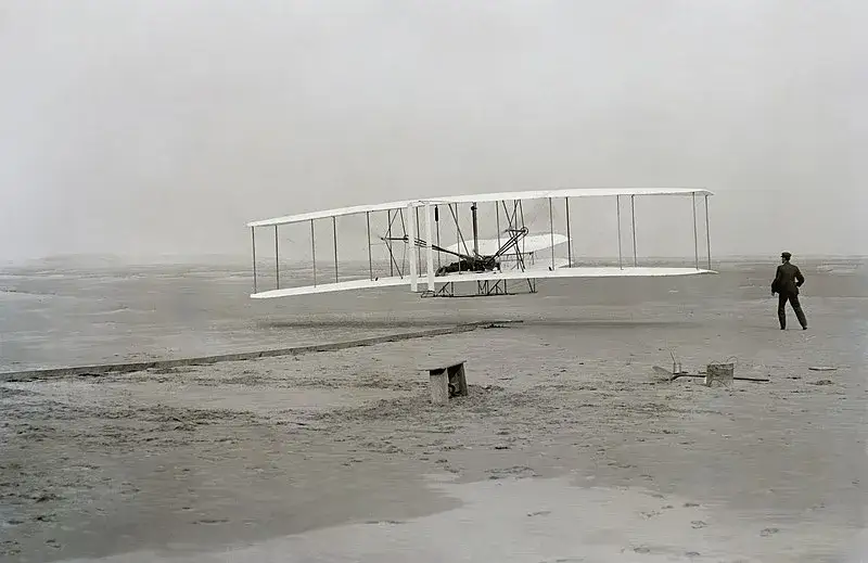 Pierwszy samolot na świecie: jak Wright Flyer zmienił lotnictwo