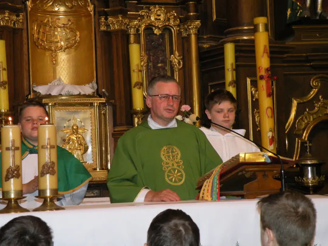 Jaką modlitwę wiernych odmówić na koniec roku szkolnego? Rady