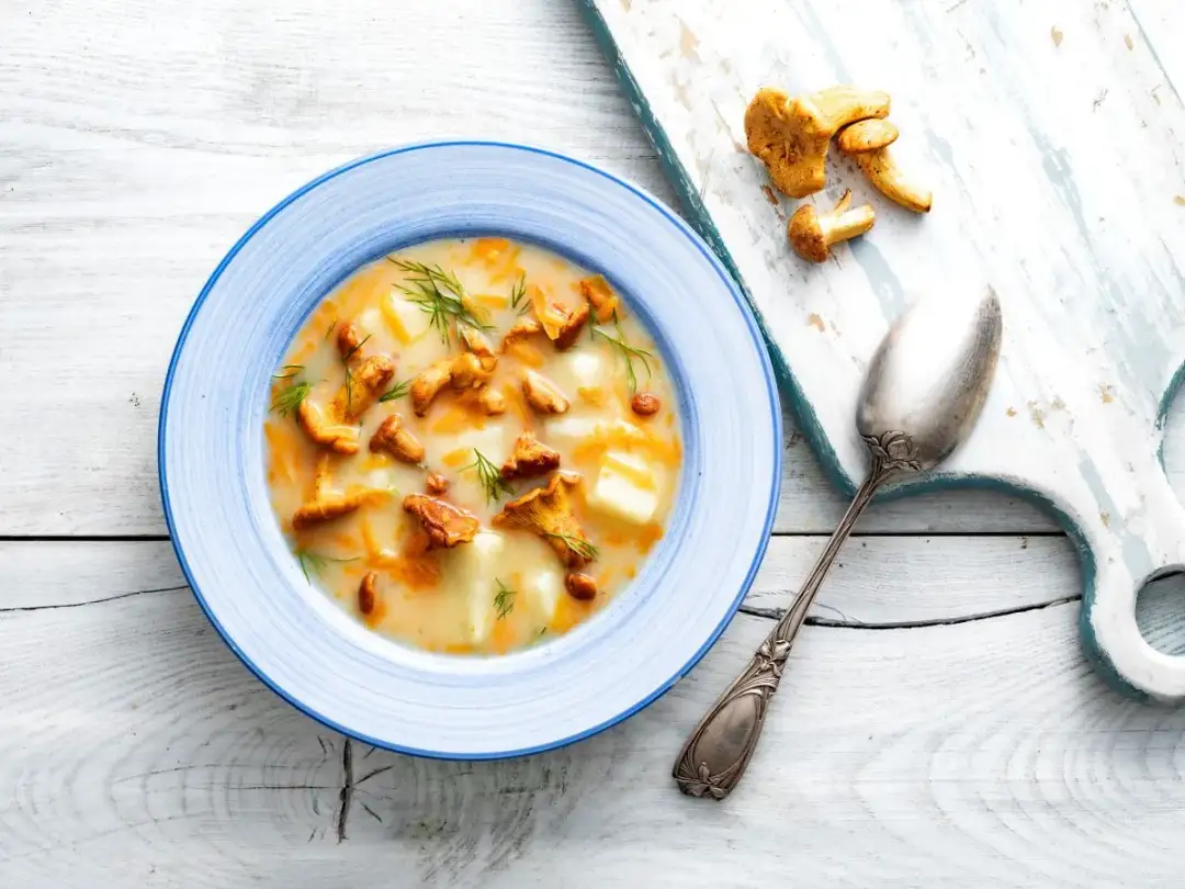 Jak zrobić zupę kurkową – prosty przepis na aromatyczną potrawę