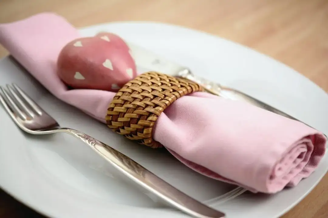 Proste sposoby na obrączki do serwetek - zrób je samodzielnie!