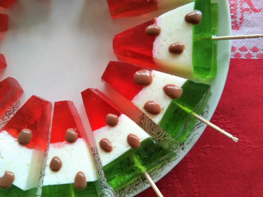 Co można zrobić z galaretką? Przepisy i triki mistrza kuchni.