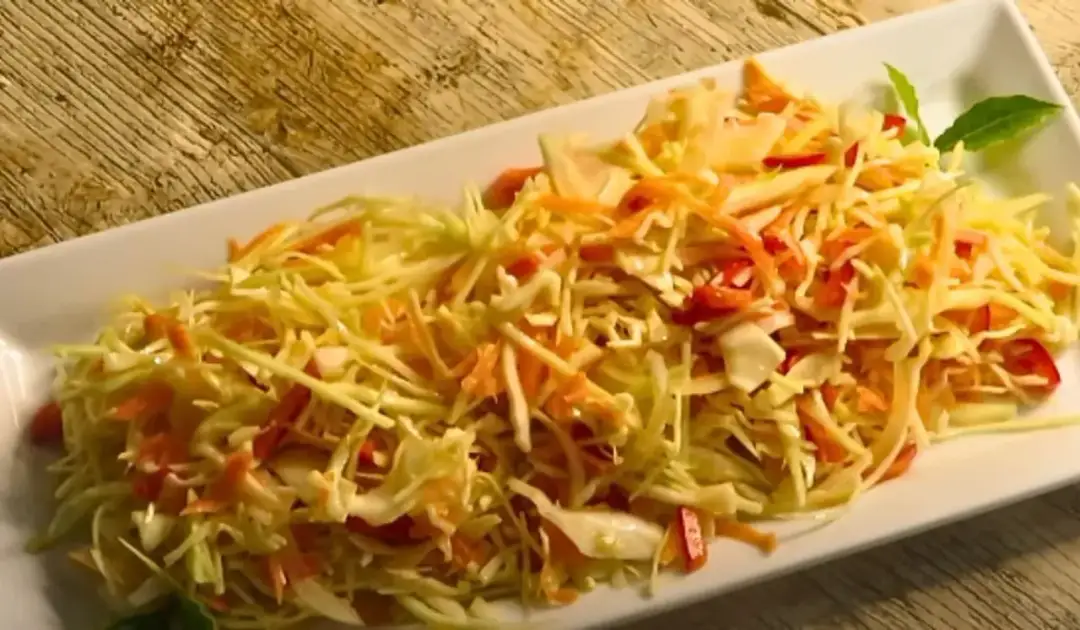 Surówka z kapusty jak z chińskiej restauracji - idealny przepis w domu