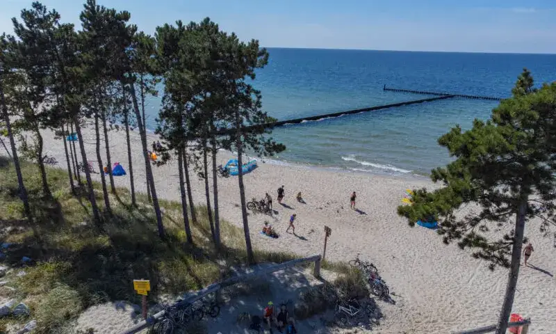 Gdzie najczystsza woda w Bałtyku? Odkryj najlepsze miejsca do kąpieli