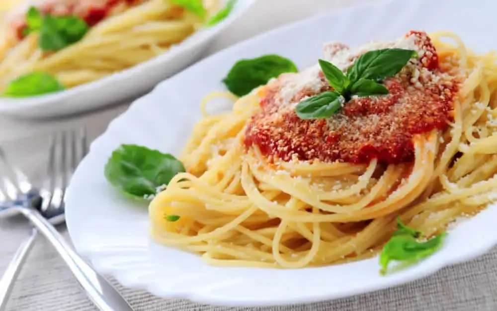 Spaghetti chitarra: poznaj sekrety idealnego włoskiego makaronu