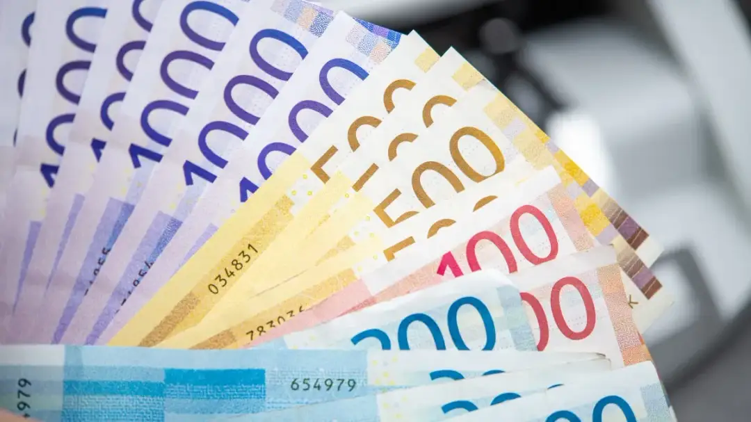 Ile zarabia geodeta w Norwegii? Zaskakujące różnice w wynagrodzeniach