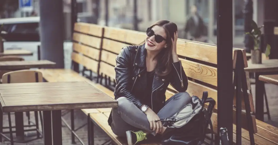 Rockowa stylizacja na imprezę - Stwórz swój look z pazurem!