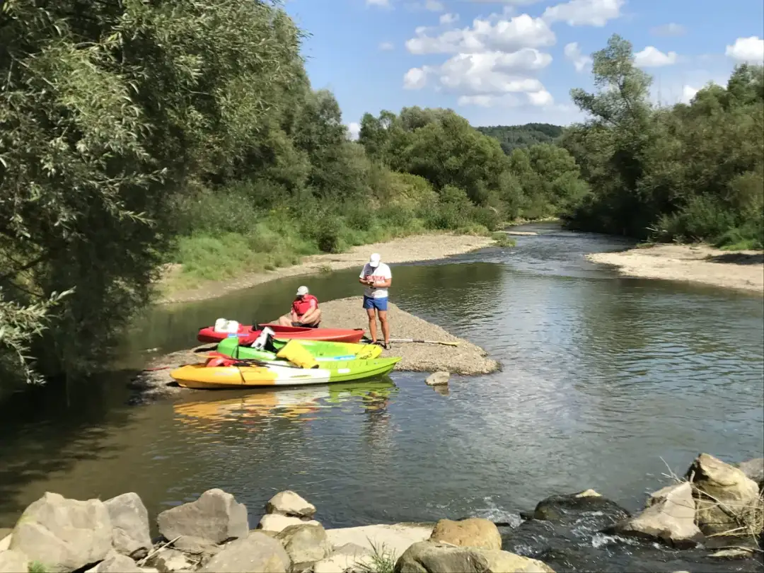 Tarnów: Nad jaką rzeką leży? Odkryj Białą i Dunajec!