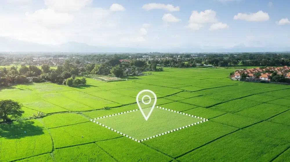 Co można wybudować na działce rolnej bez zgłoszenia? Poznaj zasady i ograniczenia