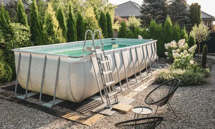Jaka grzałka do basenu ogrodowego zapewni komfort kąpieli przez cały sezon