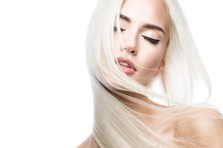 Co to znaczy suszarka z jonizacją i jak wpływa na zdrowie włosów