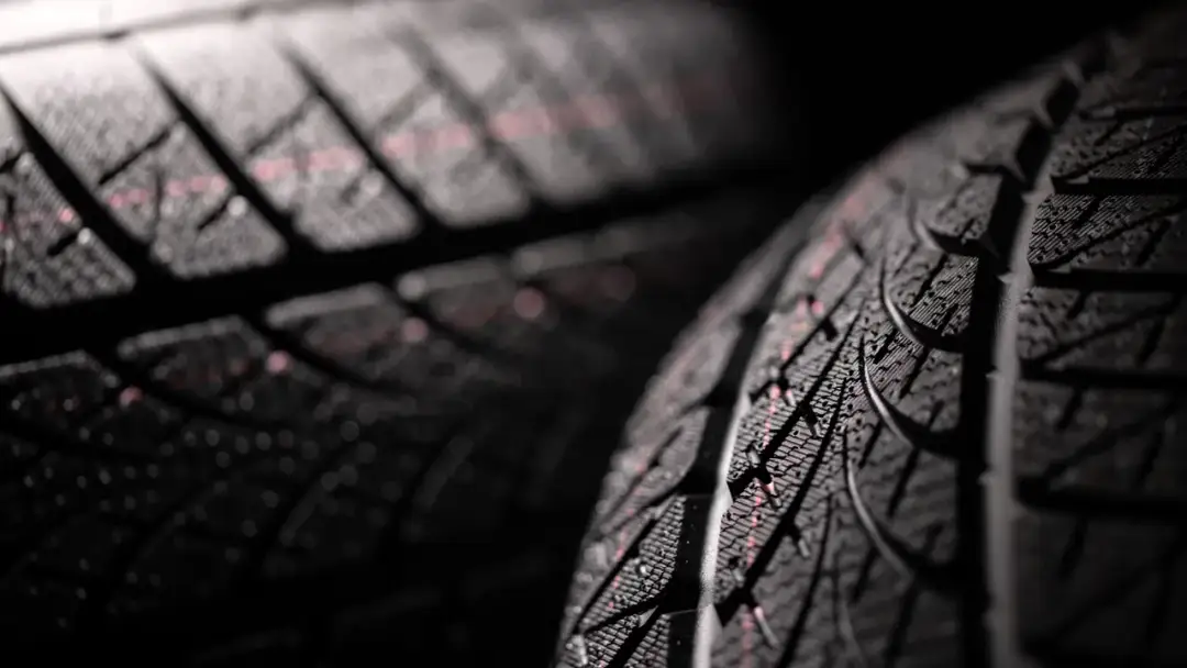 Czy zmiana opon na zimowe jest obowiązkowa? Fakty i przepisy
