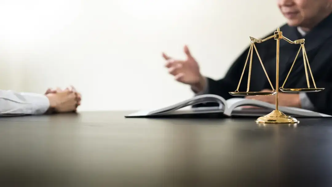 Oferty pracy po studiach prawniczych – nie przegap szans na zatrudnienie