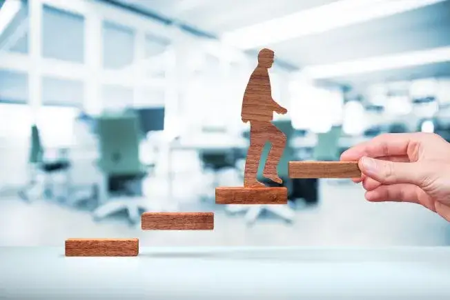 Ile trwa staż na nauczyciela mianowanego? Poznaj skrócone terminy!