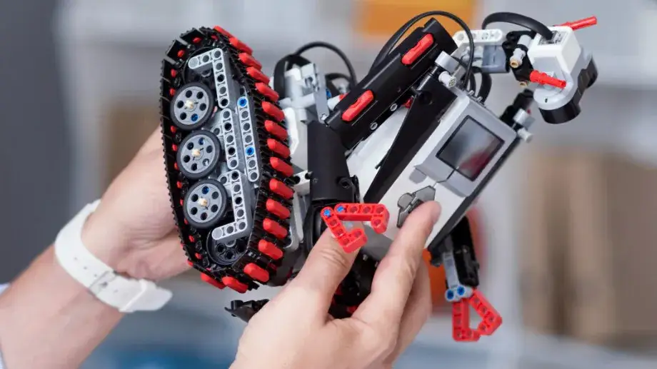 Najlepsze czerwone roboty zabawki, które zachwycą każde dziecko