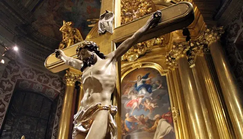 Msza wieczysta co to? Poznaj jej znaczenie i duchowe korzyści