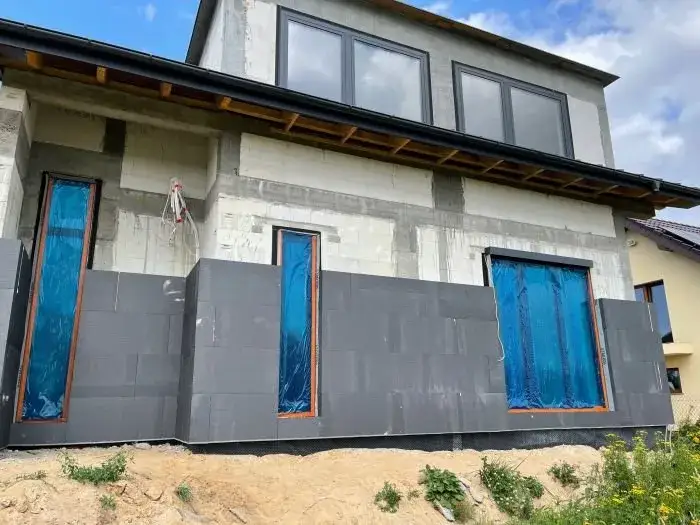 Styropian z folią: Kluczowy materiał do ocieplania budynków