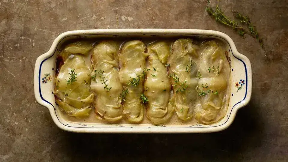 Gdzie kupić kiszone liście kapusty na gołąbki? Sprawdź najlepsze miejsca