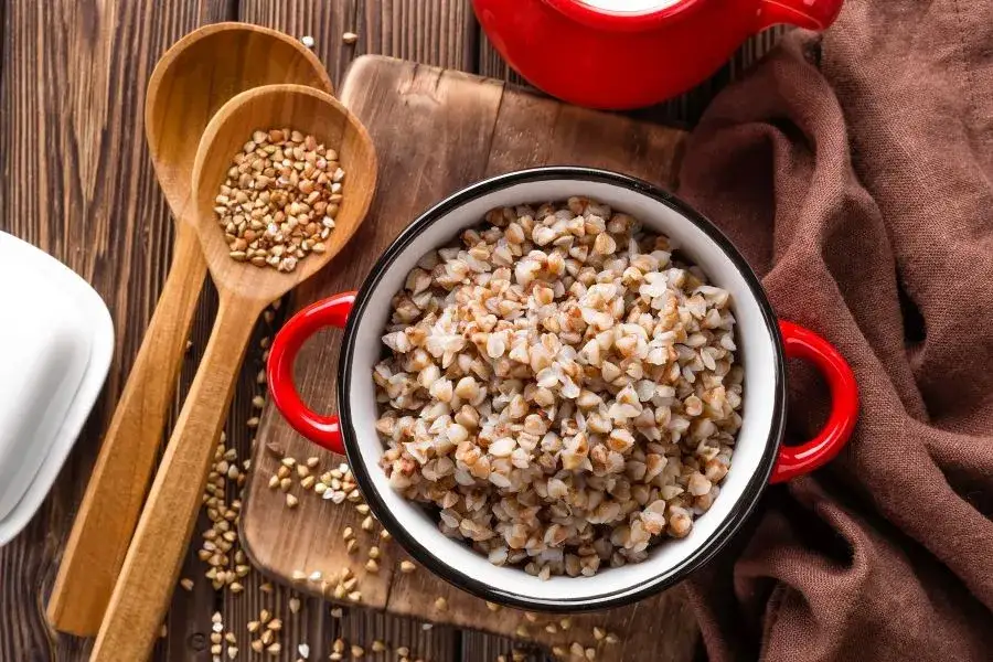 Kasza gryczana: sekretny sprzymierzeniec szczupłej sylwetki czy dietetyczna pułapka?