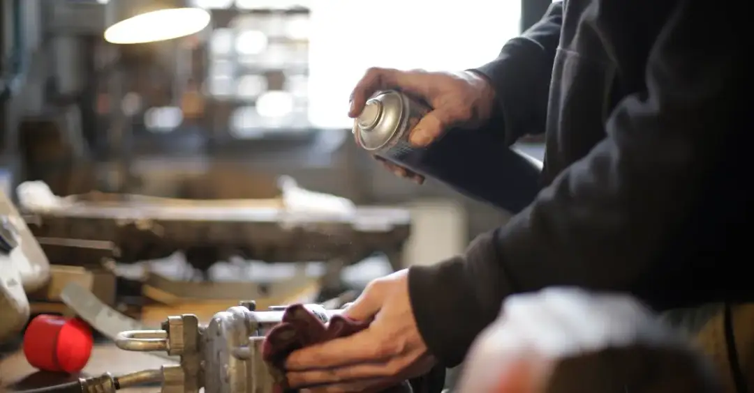 Jaką pompę do oleju wybrać? Oto aż 5 cech która ułatwi wymianę