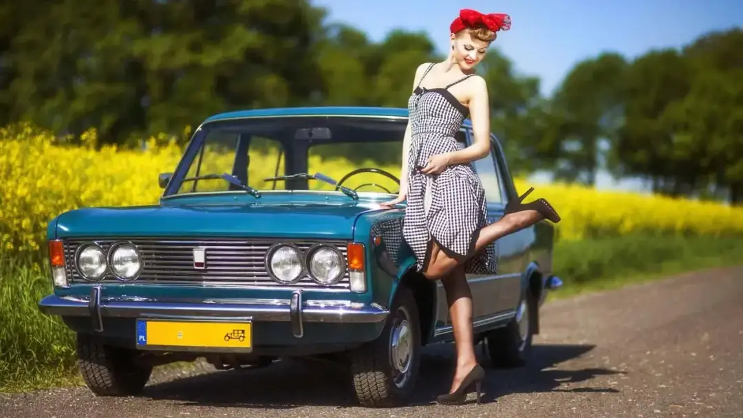 Fryzury lata 50 jak zrobić: proste sposoby na wyjątkowy styl retro