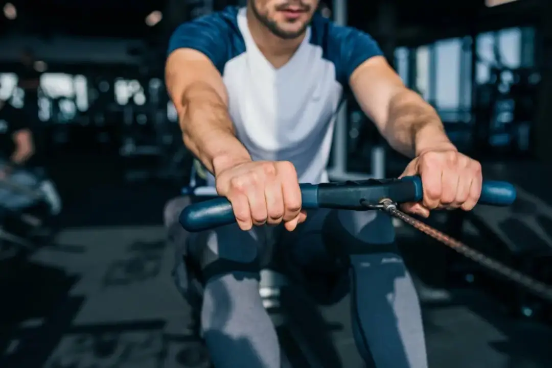 Trening anaerobowy: Co to? Zyskaj siłę i spalaj tłuszcz efektywnie!