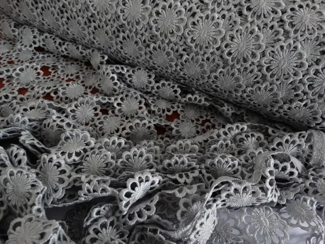  Gipiura obrusowa z metra - Wyjątkowe obrusy z gipiury na metry