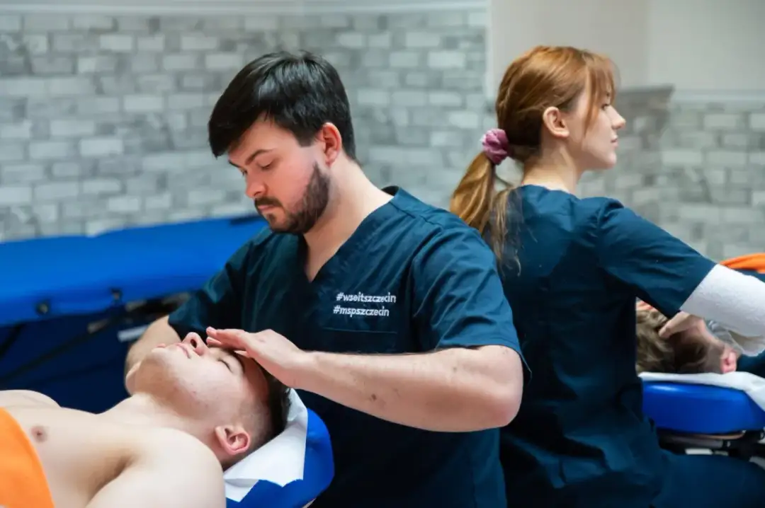 Ile trwają studia fizjoterapia? Sprawdź, co musisz wiedzieć!