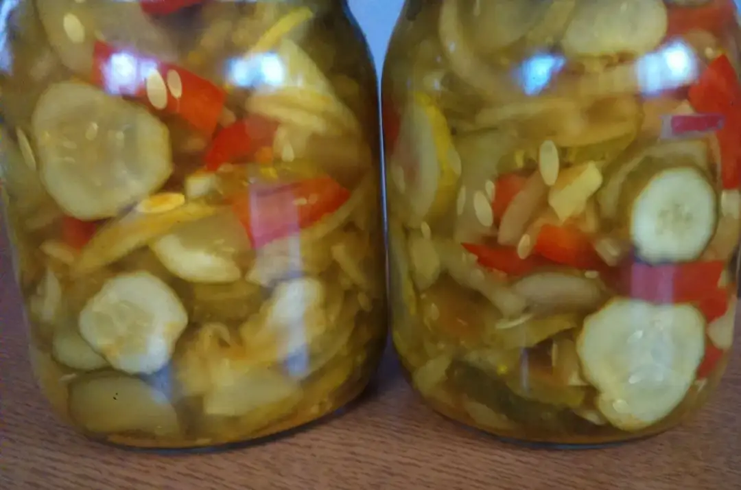 Jak zrobić sałatkę z ogórków i papryki, która zachwyci każdego