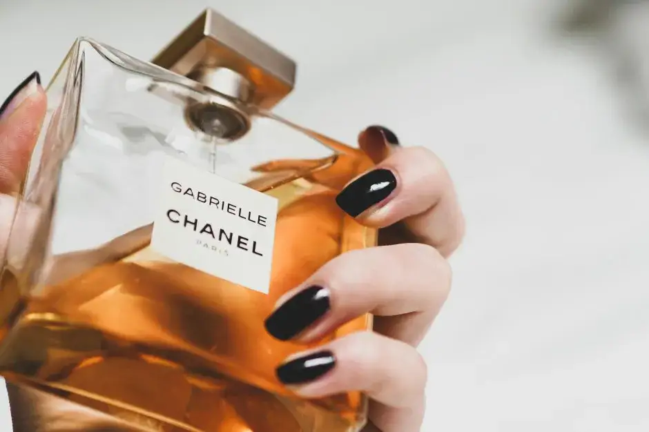 Gdzie kupować perfumy, aby uniknąć fałszywych produktów?