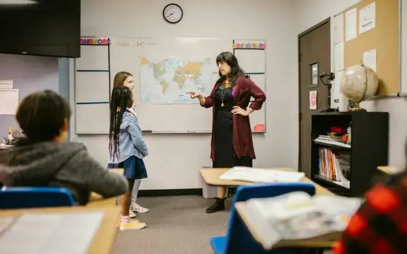 Jak zostać pedagogiem szkolnym: 5 kroków do sukcesu