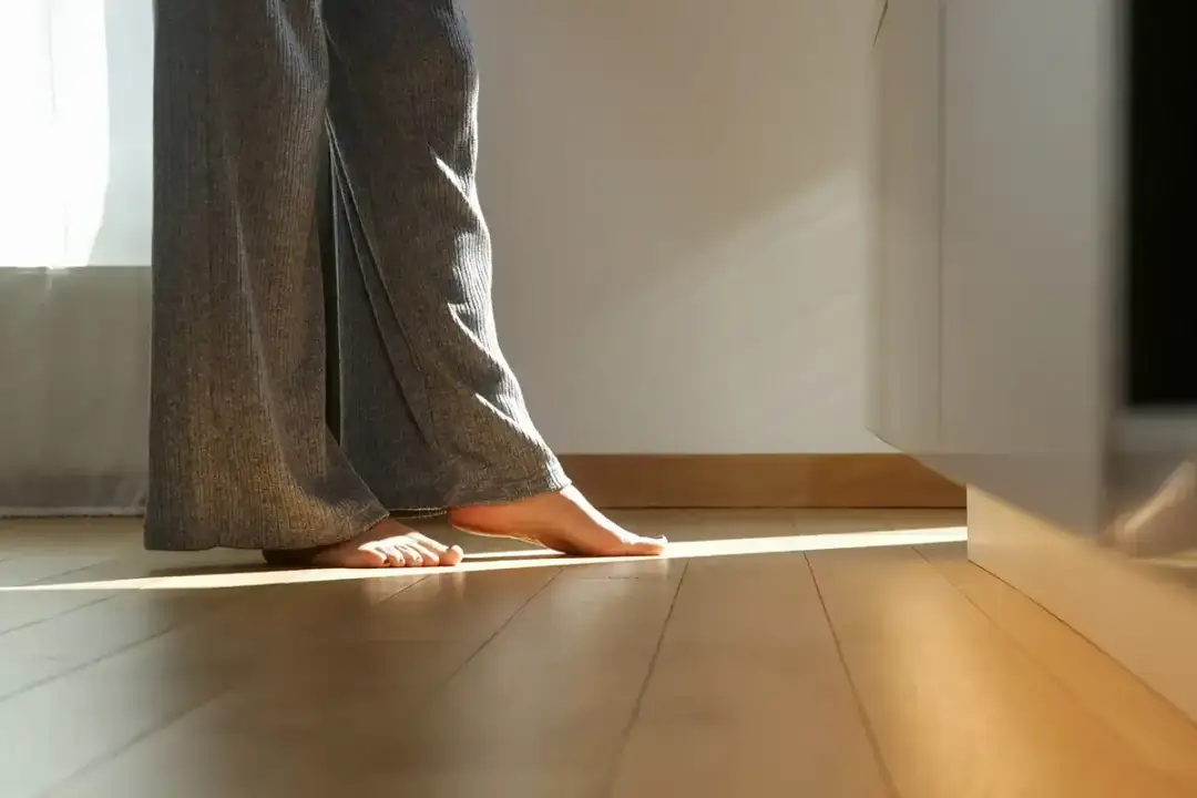 Ogrzewanie podłogowe wodne czy elektryczne - co wybrać, aby zaoszczędzić?