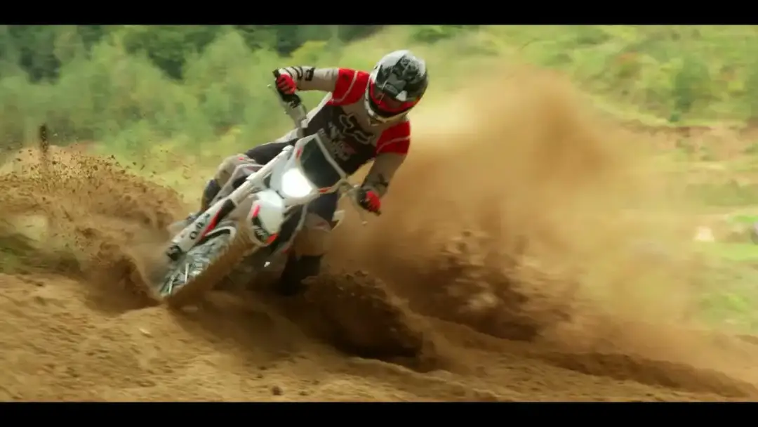 Enduro jak zacząć: Kluczowe wskazówki dla początkujących motocyklistów