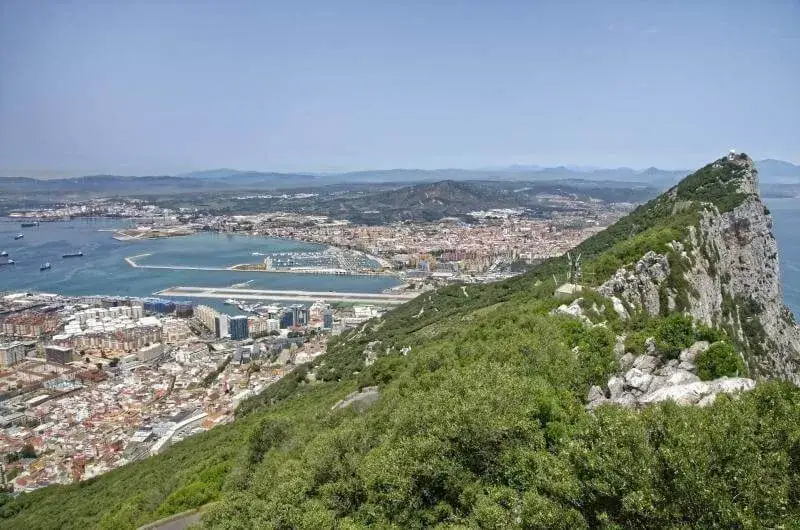 Gibraltar: Dowód czy paszport? Co musisz wiedzieć przed wyjazdem