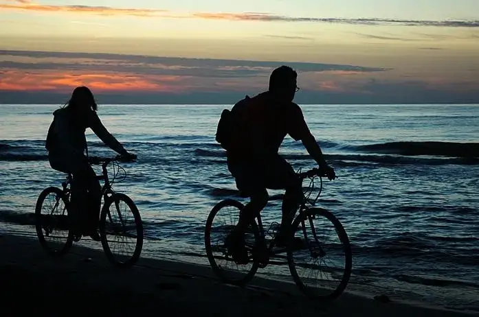 Jak dojechać do Kołobrzegu - sprawdź wygodne opcje transportu