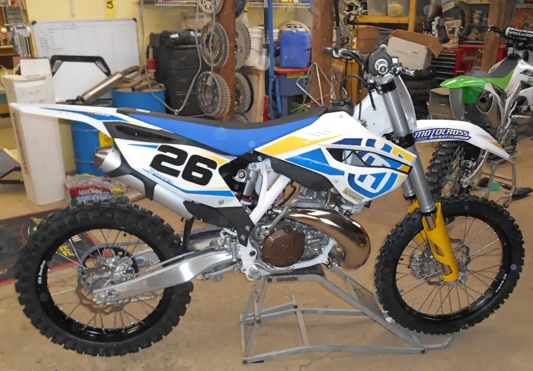 Husqvarna 250 4T Enduro: wady, zalety, opinie i porównanie z konkurencją