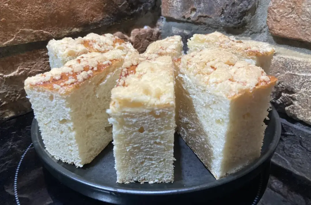 Przepis na ciasto drożdżowe na dużą blachę - puszyste i soczyste