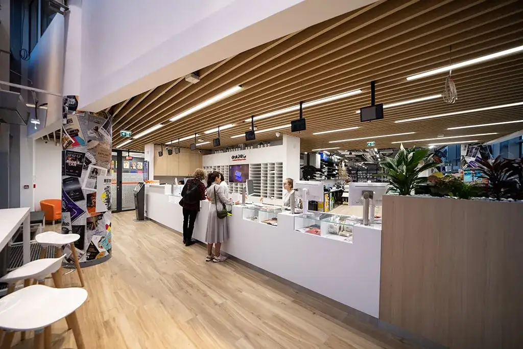 Czy drukarnie są otwarte? Sprawdź godziny pracy w Twojej okolicy