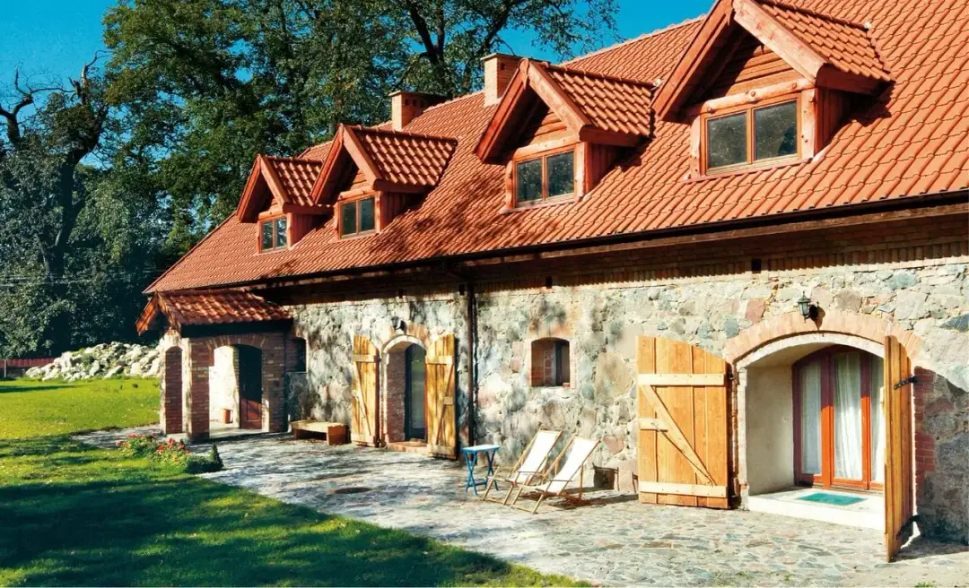 Adaptacja budynku gospodarczego na dom: przewodnik krok po kroku