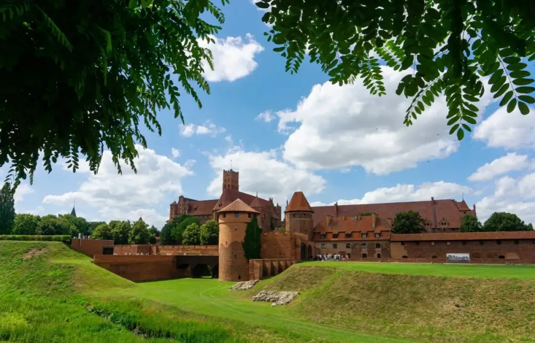 Atrakcje Malborka: Odkryj niezwykłe miejsca, które musisz zobaczyć