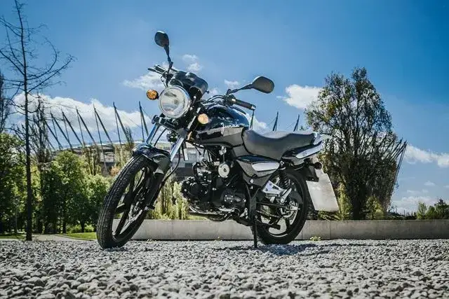 Ile kosztuje prawo jazdy kategorii AM? Sprawdź ukryte wydatki!