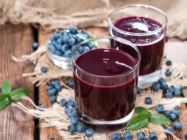 Domowy sok z borówek: przepisy, pasteryzacja. Zamknij lato w słoiku!