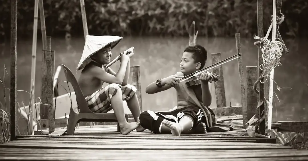 Flet - budowa, rodzaje i historia popularnego instrumentu