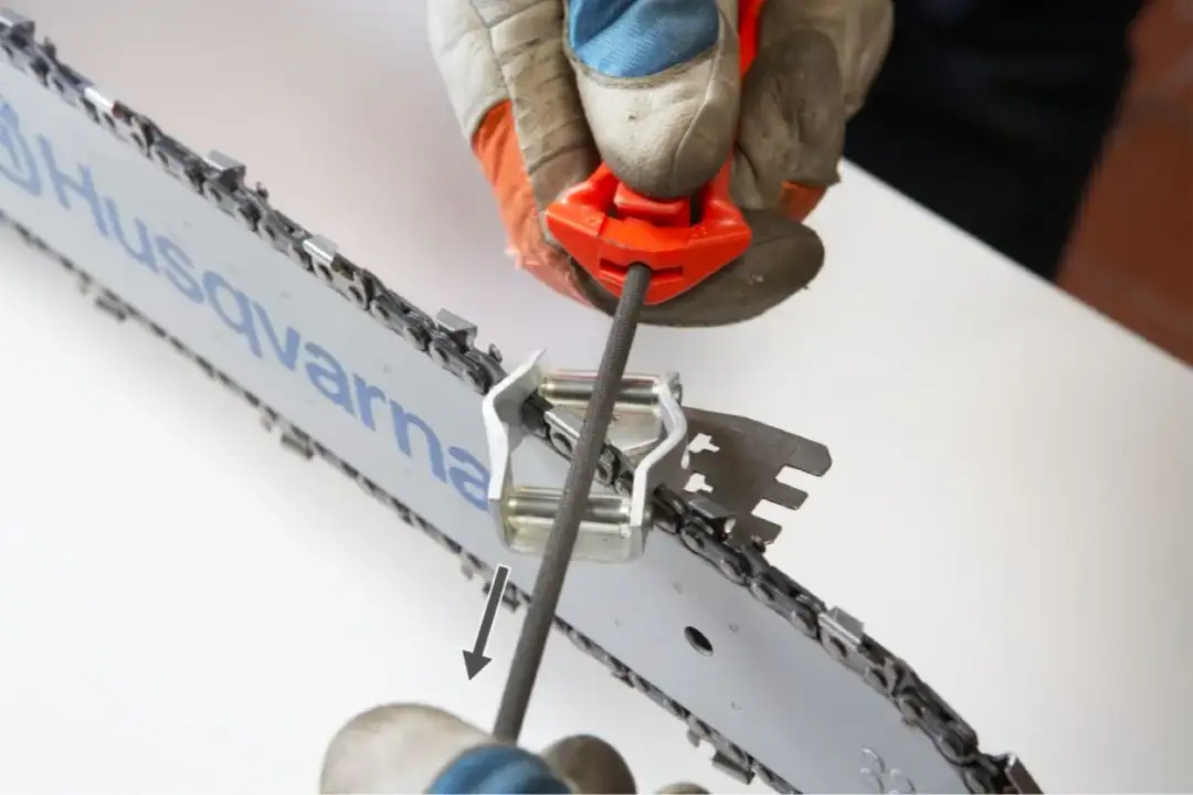 Jak prawidłowo ostrzyć łańcuch pilarki Husqvarna – optymalny kąt i porady