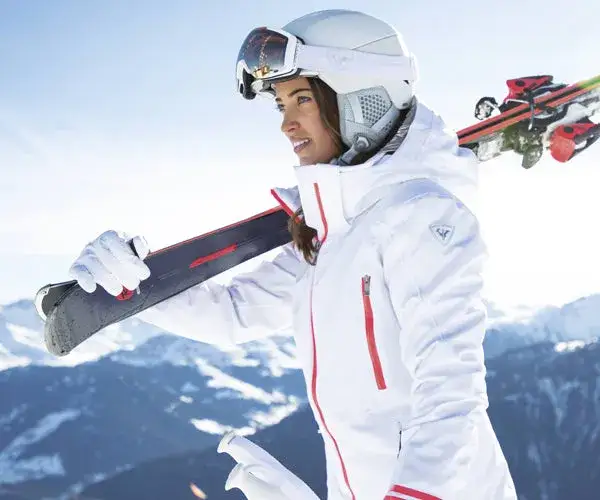 Najlepsze ubrania na narty, które zapewnią Ci komfort i ciepło