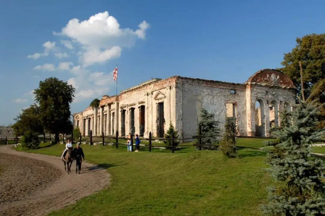 Najlepsze atrakcje w Sobkowie: Zamek Rycerski i inne przygody